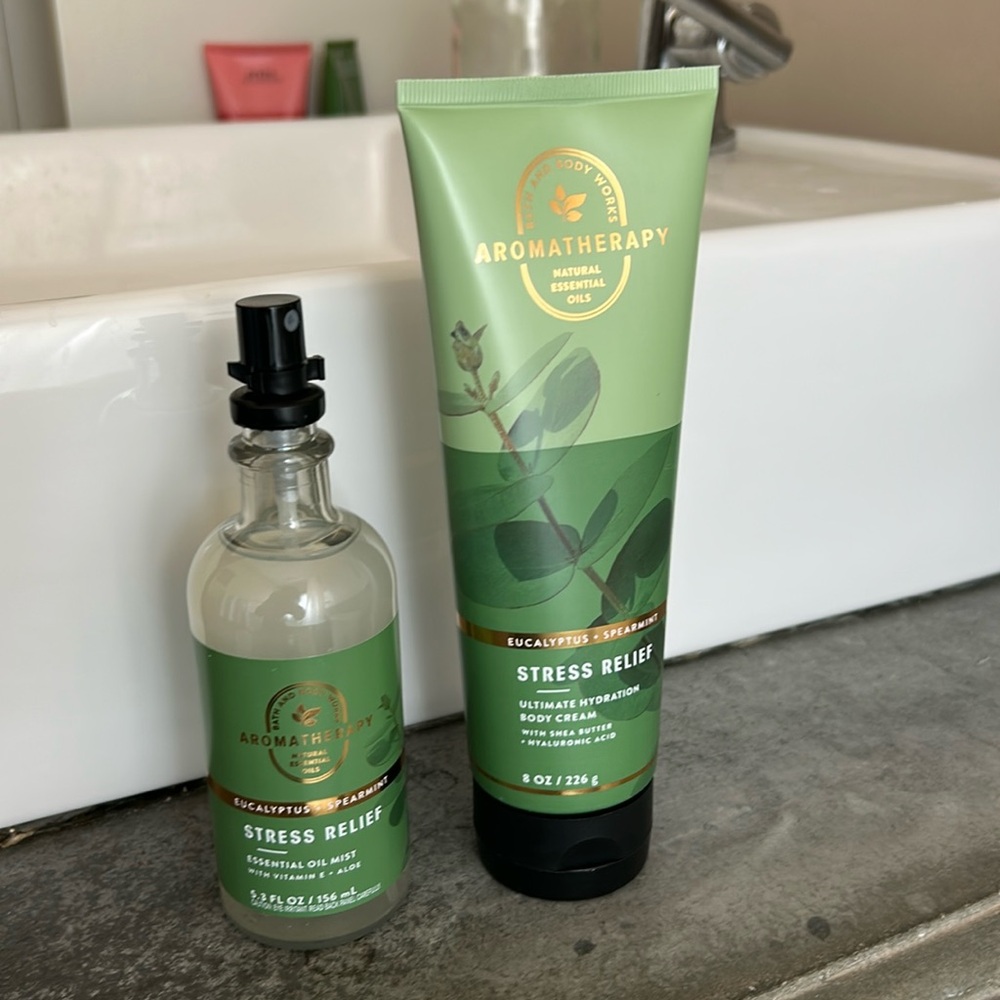 Bath & Body Works Stress Relief Ultimate Hydration Cream and Essential Oil Mist